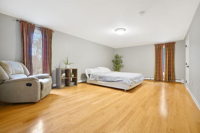 10 Jethol Dr, Freetown, MA 02702