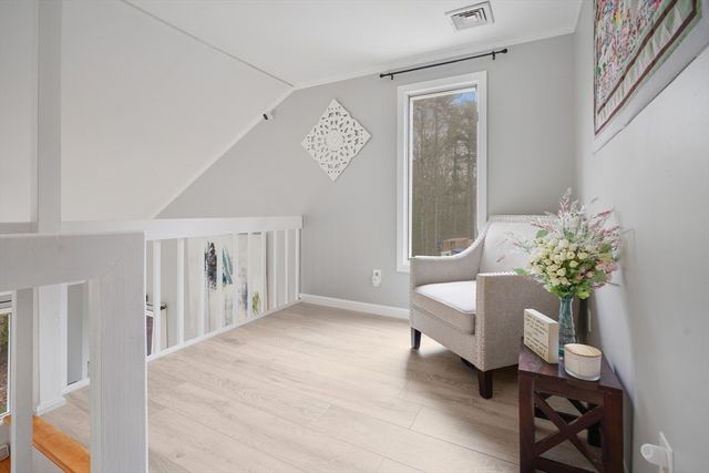 10 Jethol Dr, Freetown, MA 02702