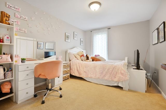 10 Jethol Dr, Freetown, MA 02702