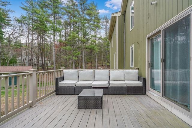 10 Jethol Dr, Freetown, MA 02702