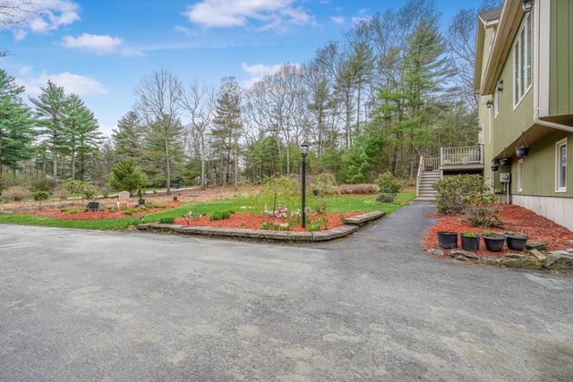 10 Jethol Dr, Freetown, MA 02702