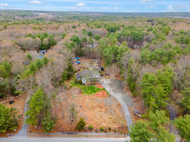 10 Jethol Dr, Freetown, MA 02702