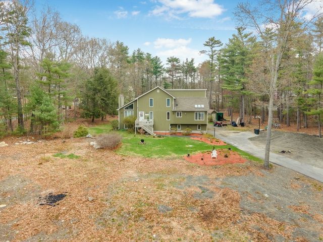 10 Jethol Dr, Freetown, MA 02702