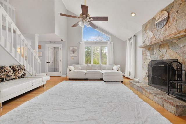 10 Jethol Dr, Freetown, MA 02702