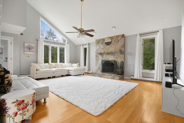 10 Jethol Dr, Freetown, MA 02702