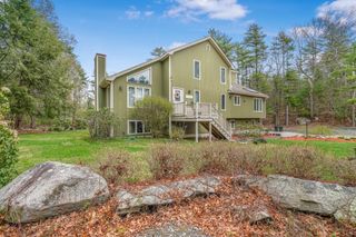 10 Jethol Dr, Freetown, MA 02702
