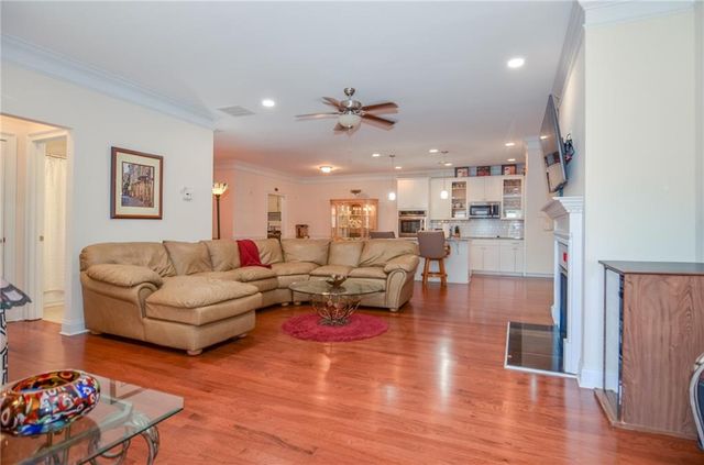 341 Villa Park Circle, Stone Mountain, GA 30087