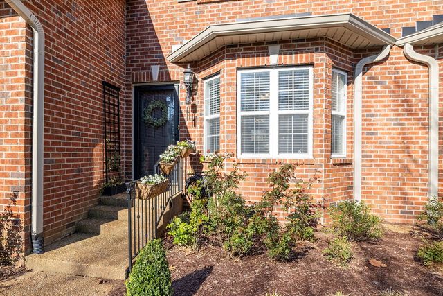 1007 Cashmere Dr, Thompsons Station, TN 37179