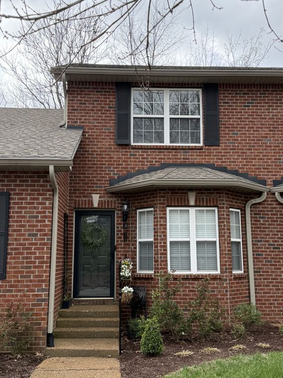 1007 Cashmere Dr, Thompsons Station, TN 37179