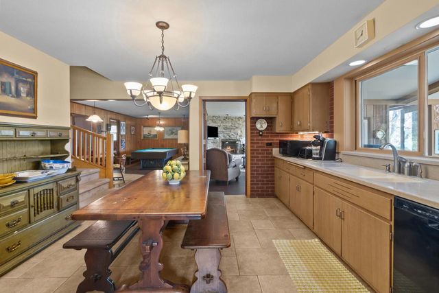 N1140 Tombeau ROAD, Genoa City, WI 53128