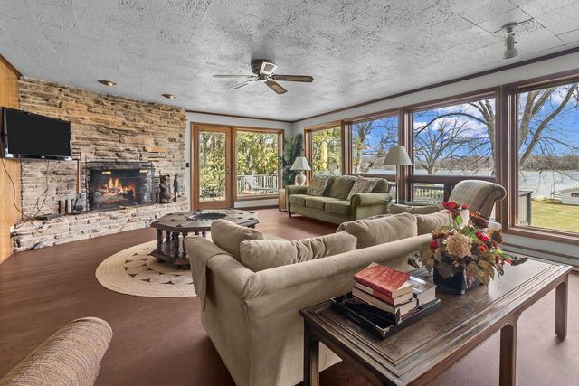 N1140 Tombeau ROAD, Genoa City, WI 53128