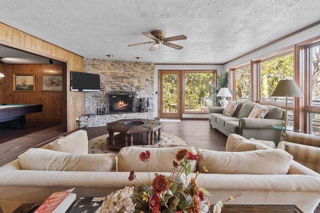 N1140 Tombeau ROAD, Genoa City, WI 53128