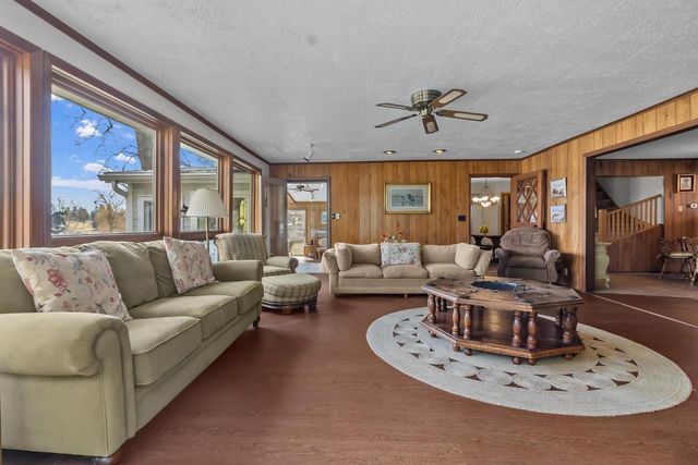 N1140 Tombeau ROAD, Genoa City, WI 53128
