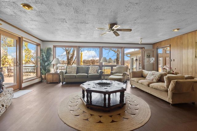 N1140 Tombeau ROAD, Genoa City, WI 53128