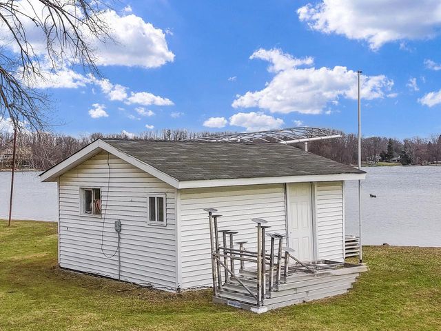 N1140 Tombeau ROAD, Genoa City, WI 53128
