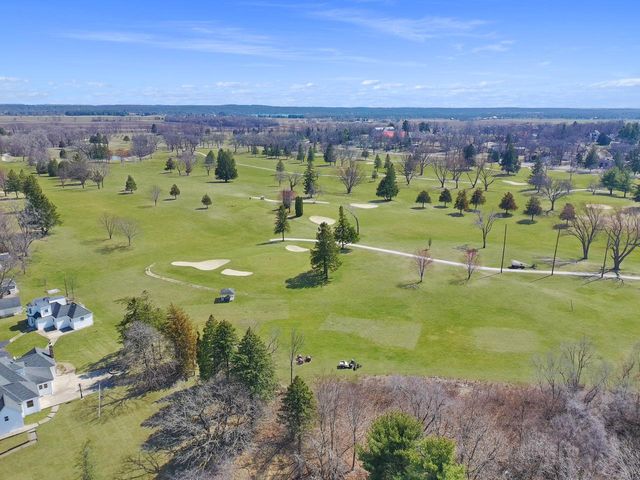 N1140 Tombeau ROAD, Genoa City, WI 53128