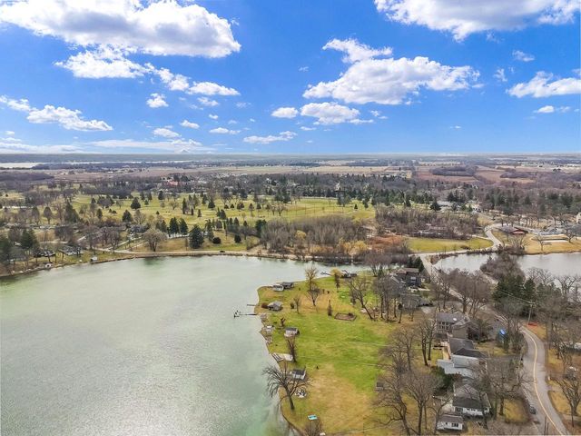 N1140 Tombeau ROAD, Genoa City, WI 53128