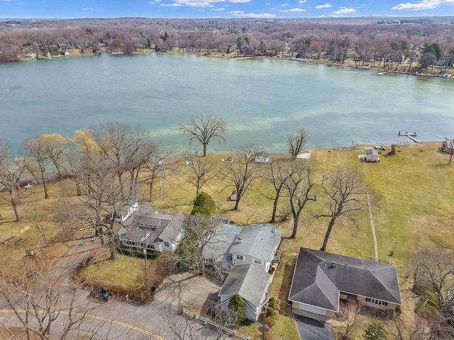 N1140 Tombeau ROAD, Genoa City, WI 53128