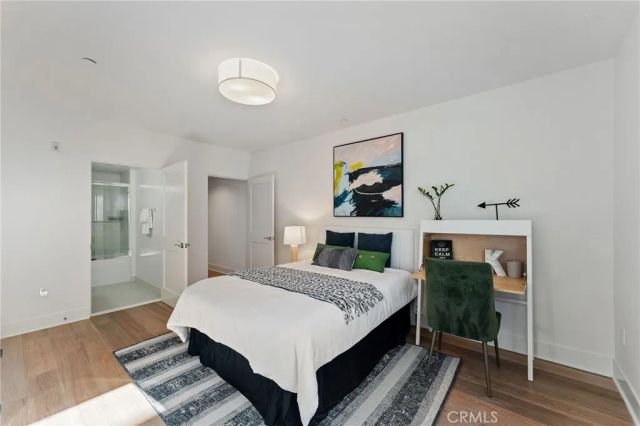 118 N Kings Rd 201, Los Angeles, CA 90048