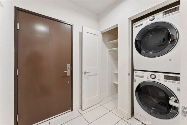 118 N Kings Rd 201, Los Angeles, CA 90048