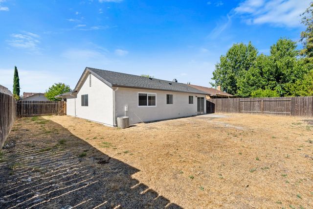 2212 Chambord Dr, Stockton, CA 95210