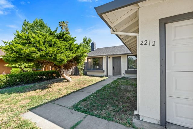 2212 Chambord Dr, Stockton, CA 95210