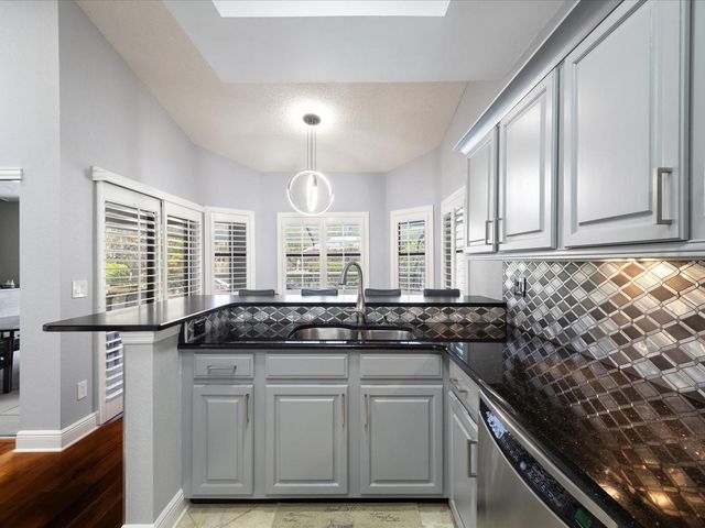 10 WINDRUSH COURT, Oldsmar, FL 34677