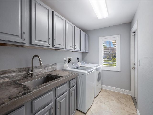 10 WINDRUSH COURT, Oldsmar, FL 34677