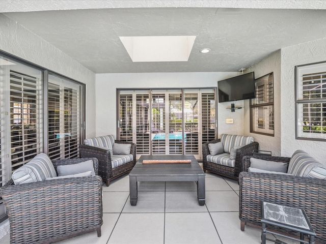 10 WINDRUSH COURT, Oldsmar, FL 34677