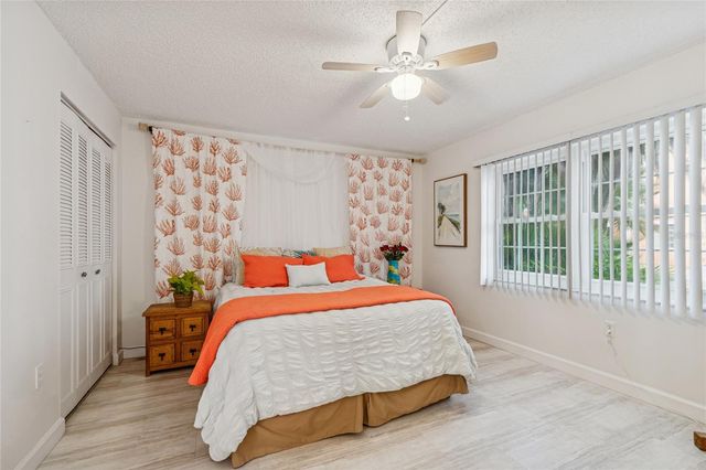 6800 20TH AVENUE N 107, St Petersburg, FL 33710