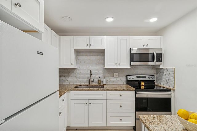 6800 20TH AVENUE N 107, St Petersburg, FL 33710