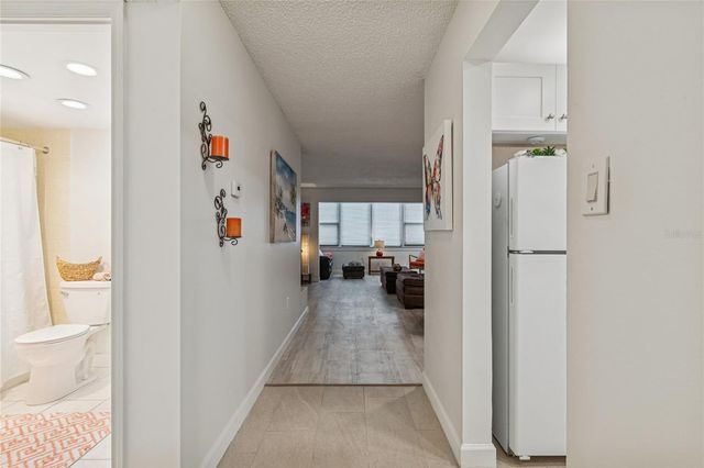 6800 20TH AVENUE N 107, St Petersburg, FL 33710