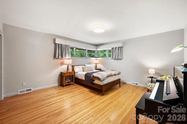 1916 Fair Forest Drive, Matthews, NC 28105