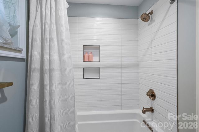 1916 Fair Forest Drive, Matthews, NC 28105
