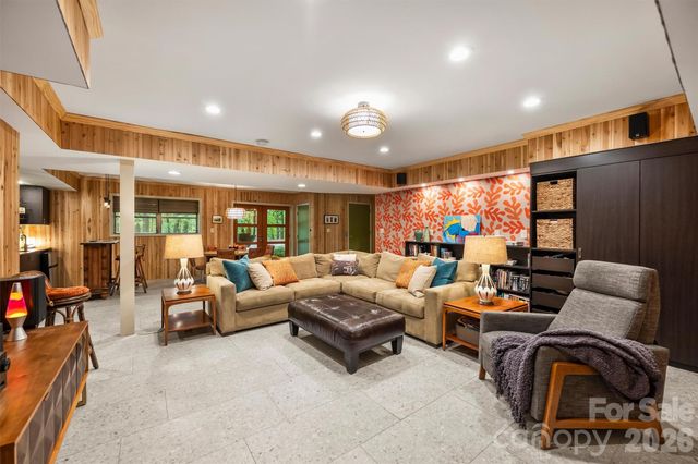 1916 Fair Forest Drive, Matthews, NC 28105