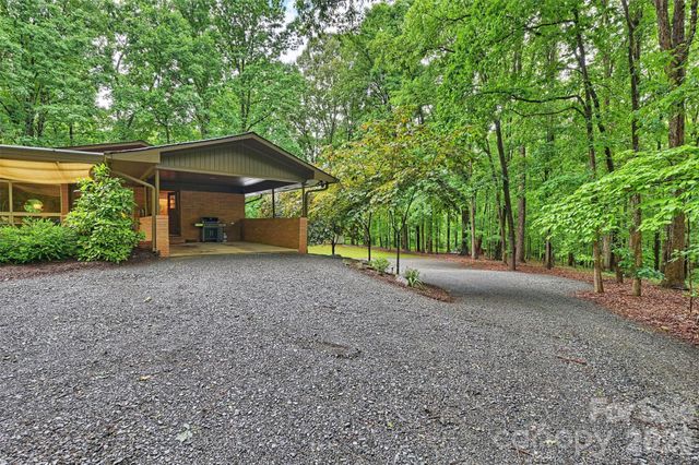 1916 Fair Forest Drive, Matthews, NC 28105