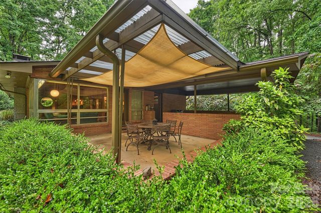 1916 Fair Forest Drive, Matthews, NC 28105