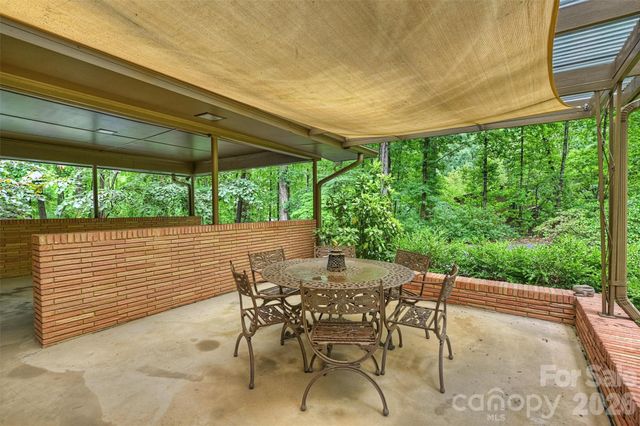 1916 Fair Forest Drive, Matthews, NC 28105