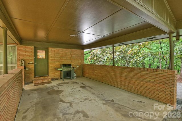1916 Fair Forest Drive, Matthews, NC 28105