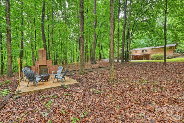 1916 Fair Forest Drive, Matthews, NC 28105