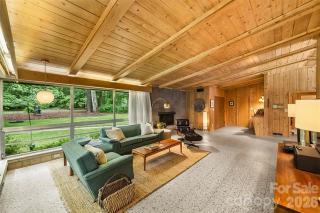 1916 Fair Forest Drive, Matthews, NC 28105