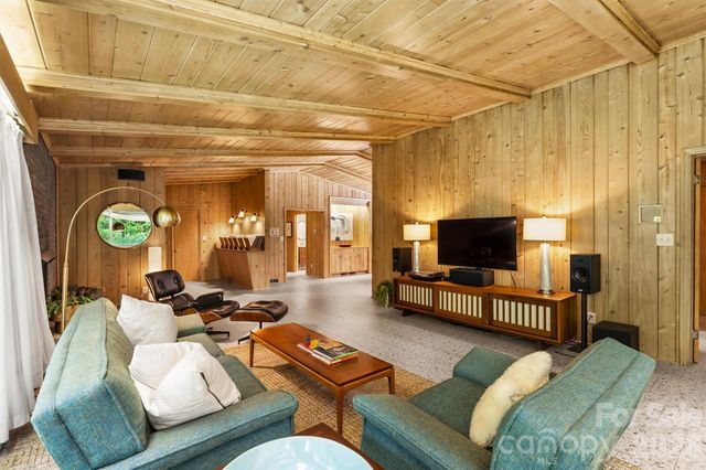 1916 Fair Forest Drive, Matthews, NC 28105