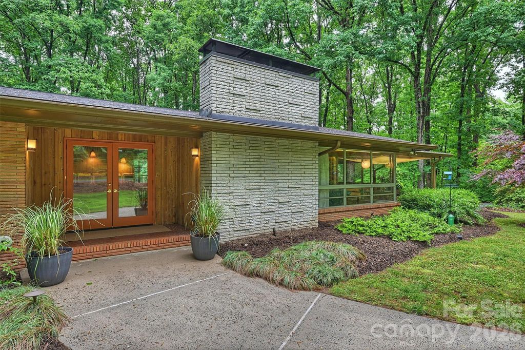 1916 Fair Forest Drive, Matthews, NC 28105