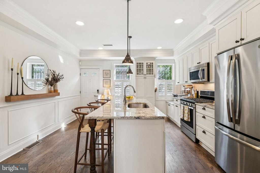 2011 KATER ST, Philadelphia, PA 19146