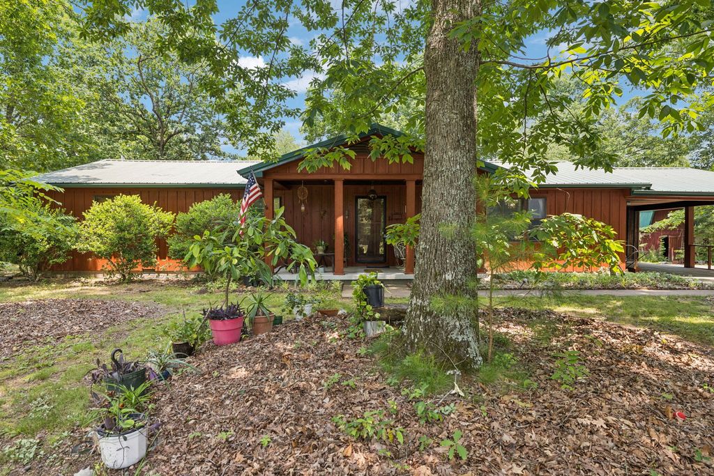 4835 Summertown Hwy, Summertown, TN 38483