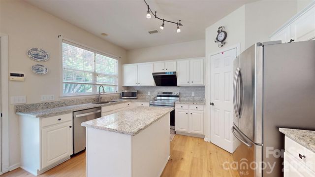 3543 Manor House Drive, Charlotte, NC 28270
