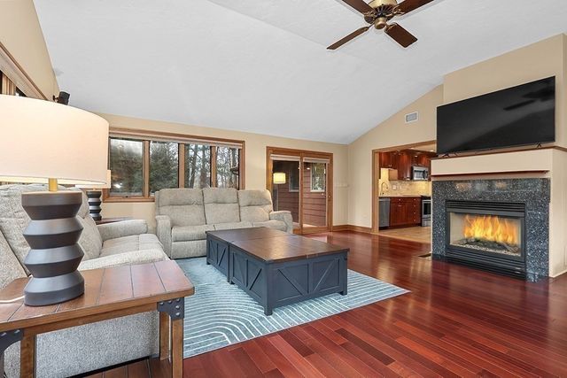 254 Daniels St, Franklin, MA 02038