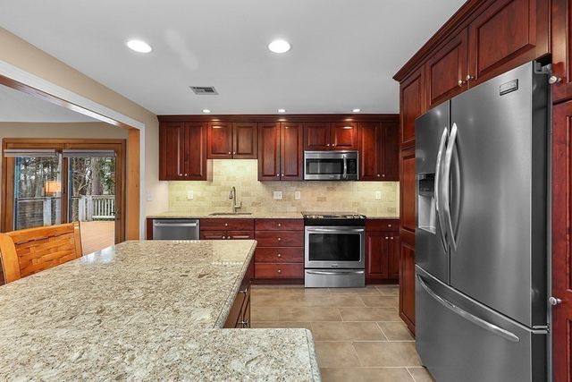 254 Daniels St, Franklin, MA 02038