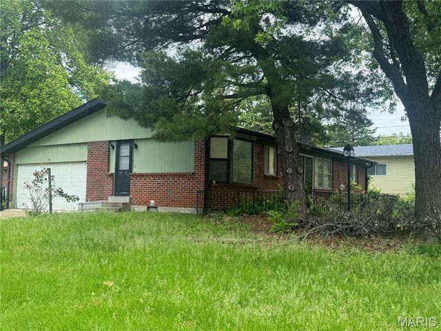 2574 Haber Drive, St Louis, MO 63136