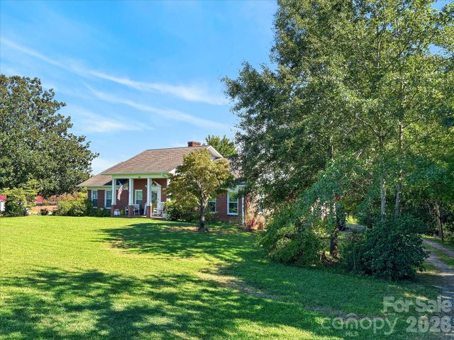159 W Mountain Street, Rutherfordton, NC 28139